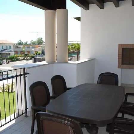 With Swimming Pool And Garden - Beahost Apartment *