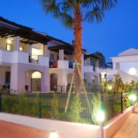 With Swimming Pool And Garden - Beahost Apartment