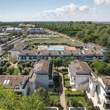 Relaxing Oasis With Pool And Solarium Lejlighed Bibione